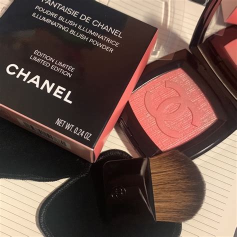 chanel fantaisie de chanel illuminating powder|le blanc rosy light drops.